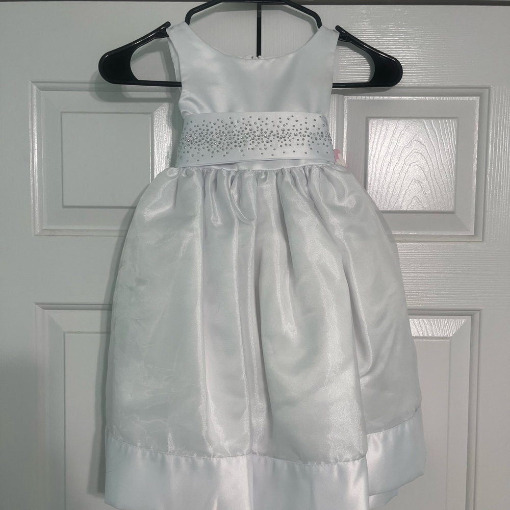 Chic White Kids Dress with Sparkling Waistband